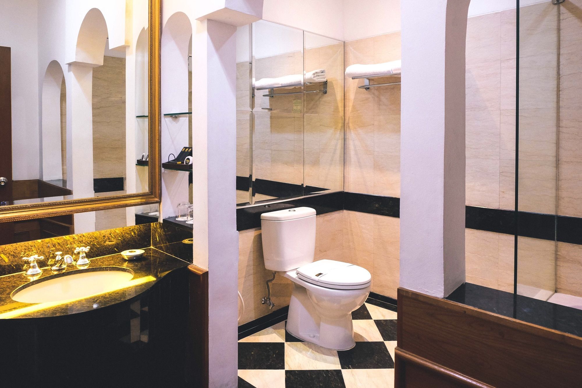 Geulis Boutique Hotel Bandung Luaran gambar